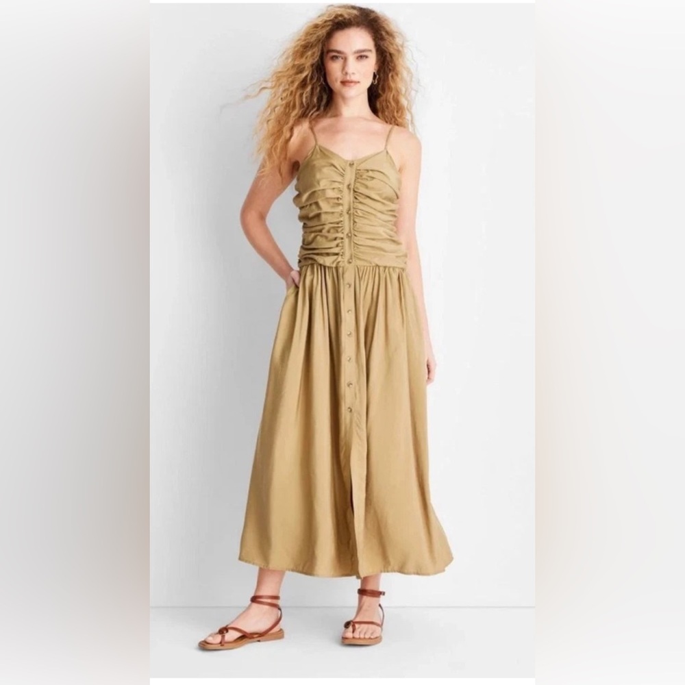 🤎 Women’s Ruched Midi Tank Dress – Future Collective
Khaki | M | NWT - Picture 3 of 11